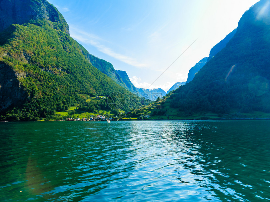 挪威斯堪的纳维亚山区和fjordSognefjord挪威斯堪的纳维亚图片