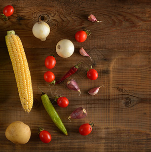 黑板上健康蔬菜用于项目顶视图复制空间背景图片