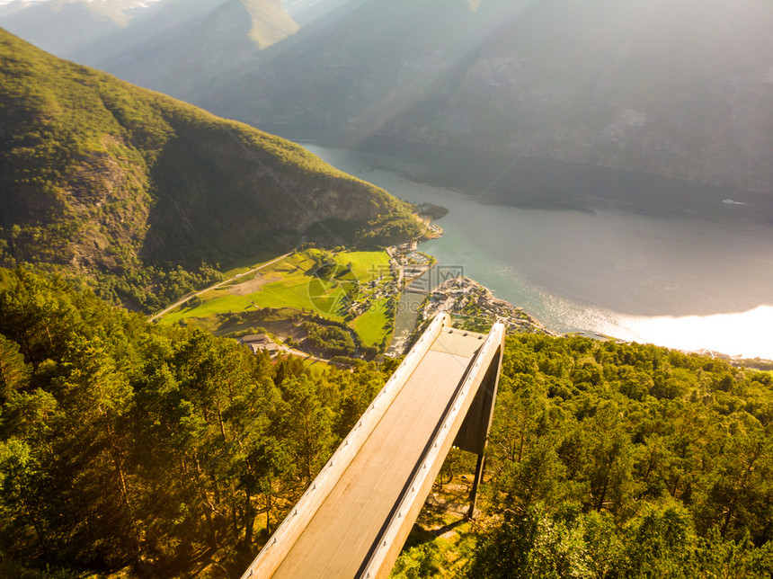 挪威斯堪的纳维亚旅游度假和行空中观点斯特加坦的Fjord认为挪威图片
