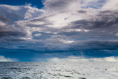 海平面和天空静的景象蓝色水自然的构成美丽的海景夜晚平面和天空图片