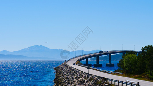 博尔索亚路桥挪威欧洲海岸景观挪威公路64旅游景点挪威海岸观背景图片