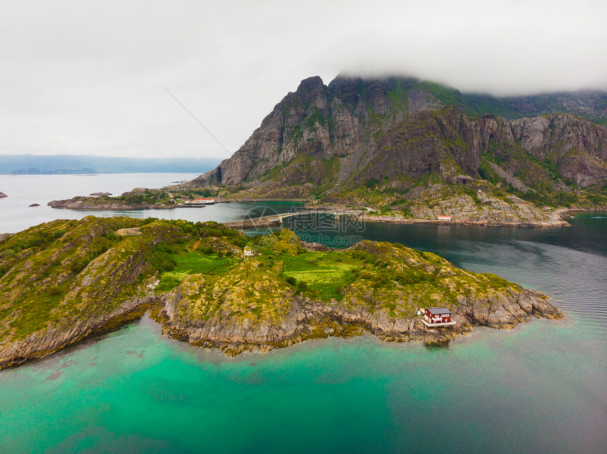 挪威Henningsvaer村Austvagoya岛天气恶劣图片