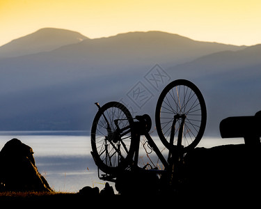 挪威山峡风景湾自然海湾的行车修理背景图片