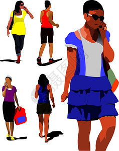 收集的年轻女光影集正在街上行走手袋和讲移动电话背景图片