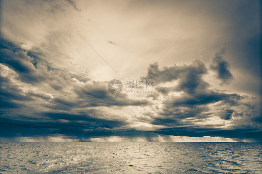 海平面天空自然构成风景船海平面图片