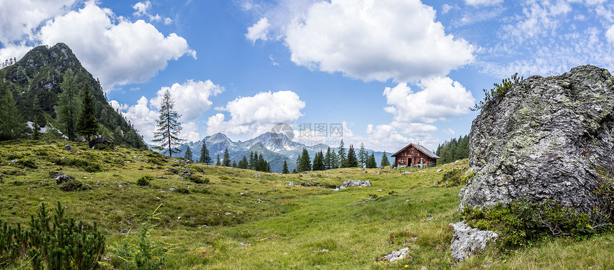 奥地利的山丘小屋阿尔卑斯山脉的自然景观图片