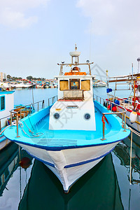 在塞浦路斯拉纳卡的渔船图片