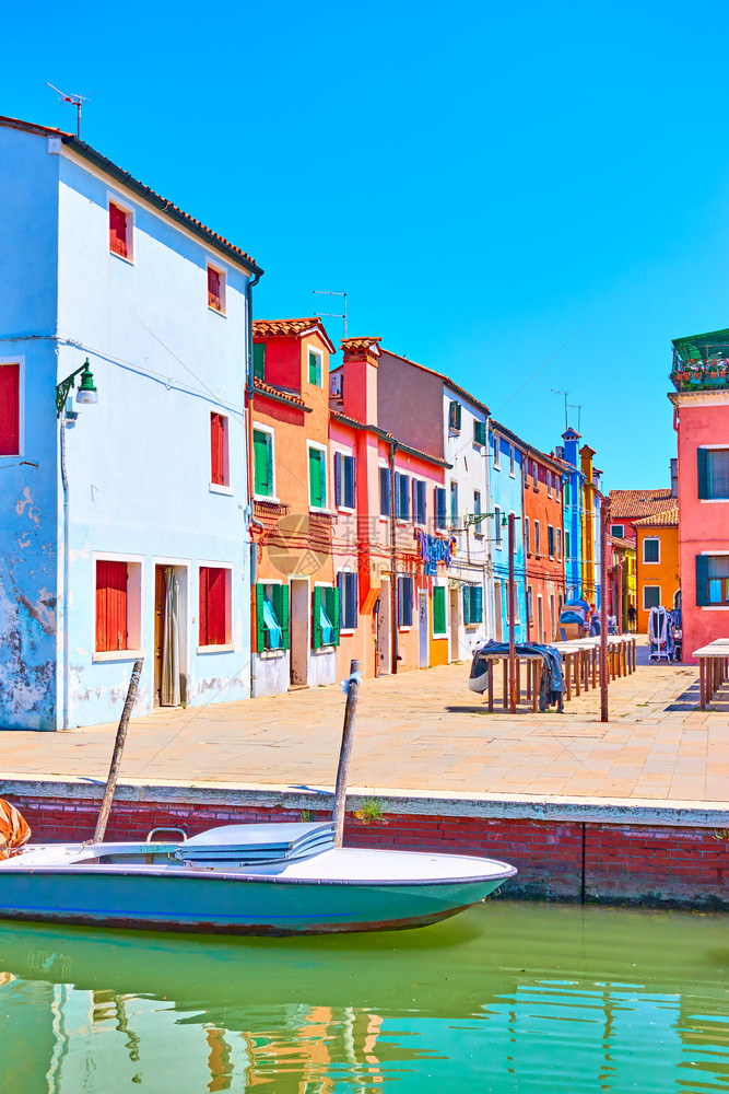 意大利威尼斯Burano的运河小市场广图片