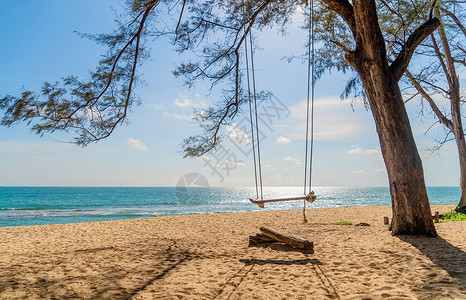 海滩附近游荡旅行和度假室外背景海洋或自然中午泰国普吉图片