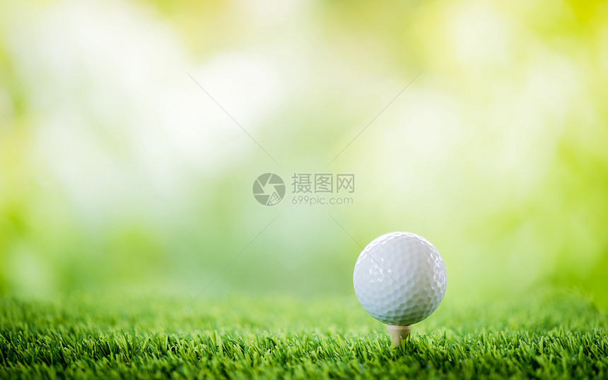 球打高尔夫图片