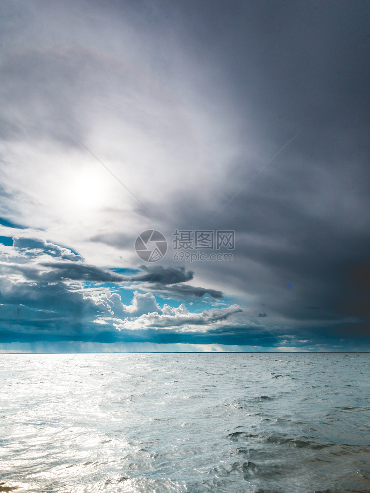 海平面天空自然构成风景船海平面图片