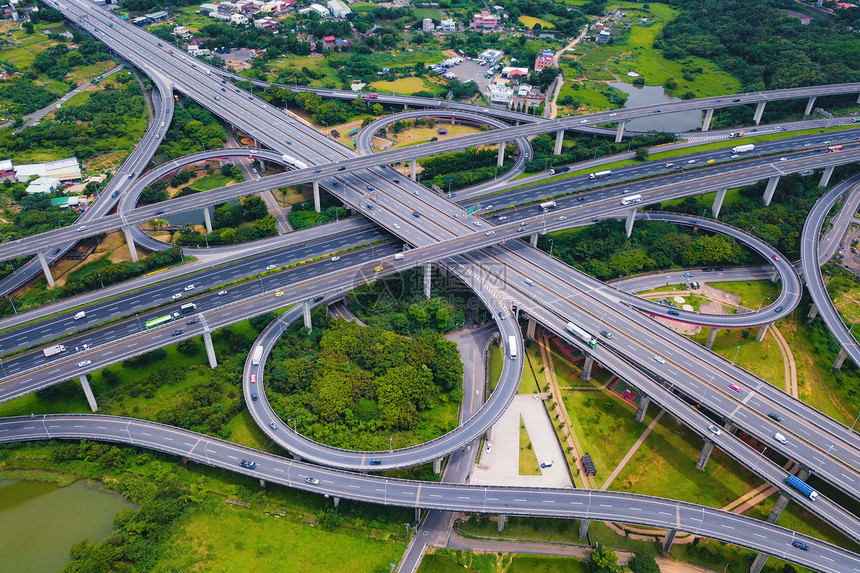 台北高速公路空中视图图片