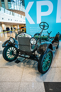 莫斯科多杰沃机场免费展出福特T型老式汽车图片