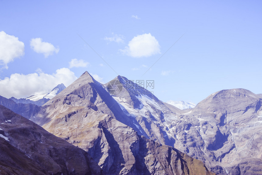 奥地利格罗洛克纳山脉的全景图片