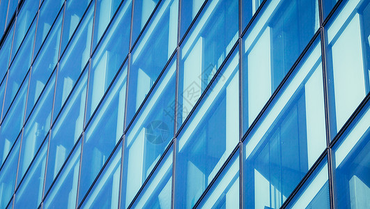现代办公大楼蓝色玻璃的天窗图片