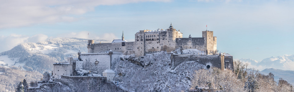 冬天的Hohensalzburg堡雪图片