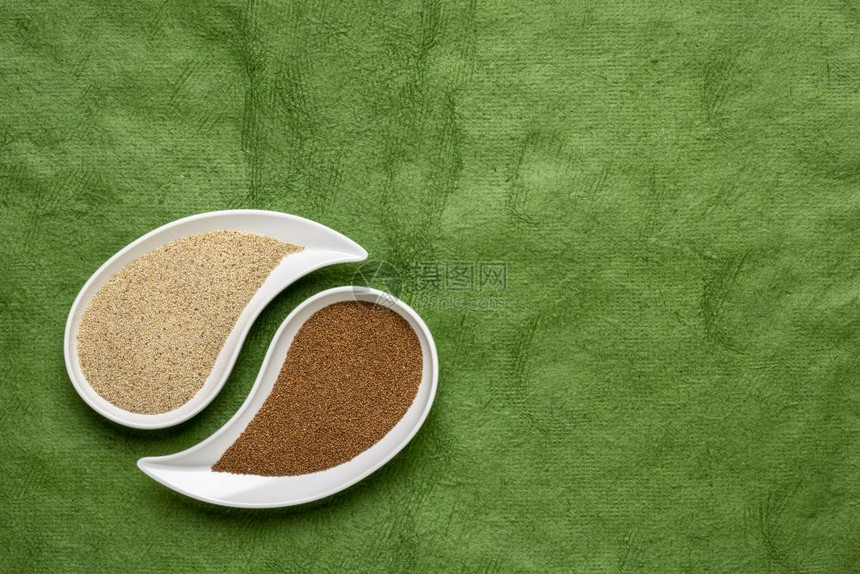 与绿质纸相比的催泪水碗状的免费棕色和象牙塔夫谷物埃塞俄比亚和厄立特里的重要粮食谷物图片
