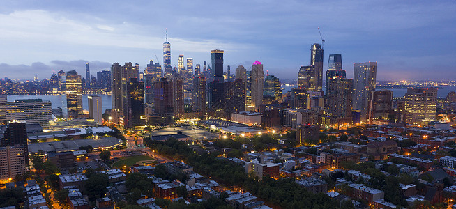 It很难判断泽西城和曼哈顿在日出前的起点图片
