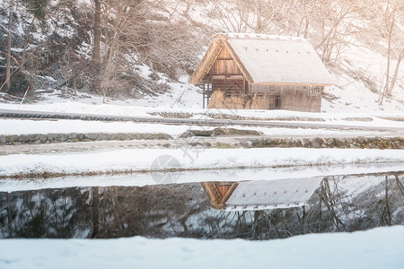 日本冬季白川越世界遗产图片