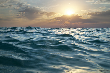 丰富多彩的要素日落时的波浪自然构成设计的要素背景