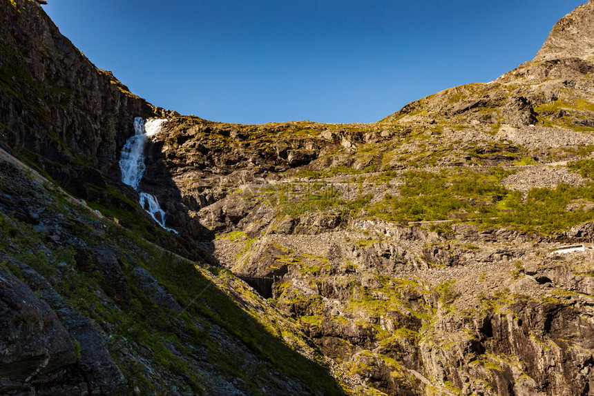 挪威欧洲Trollstigen或Trollstigveien山路上的瀑布河流旅游路线挪威Trollstigen山路上的瀑布图片