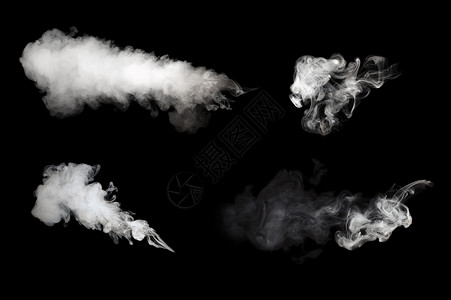 蒸汽烟雾收集在黑色上隔离的白烟背景