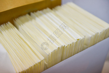 文件存储中的框文档纸类中的软件包信封图片
