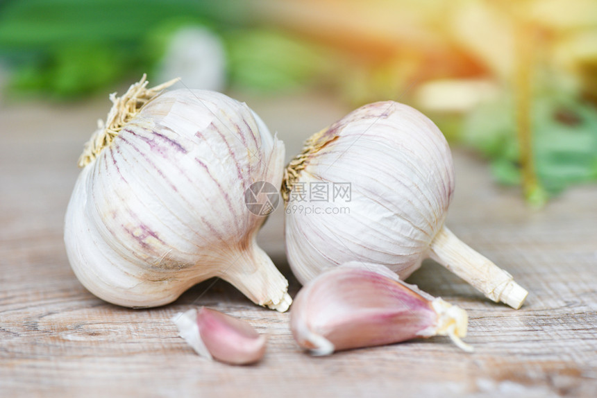 GarlicGarCloves和BulbVitamin健康食品香料用作辣味烹饪成份图片