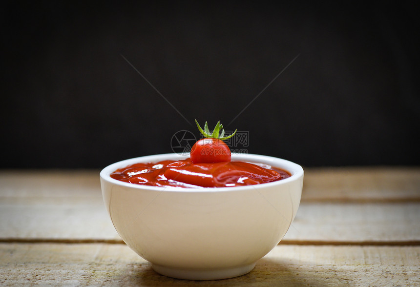 红番茄新鲜加酱图片