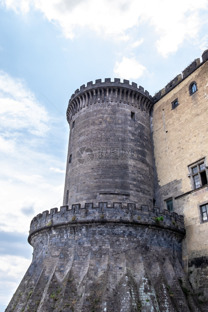 CastelNuovo位于那不勒斯的中世纪城堡图片