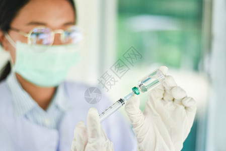 向病人提供预防疫苗药用瓶设备医院生液体药物保健医疗工具图片