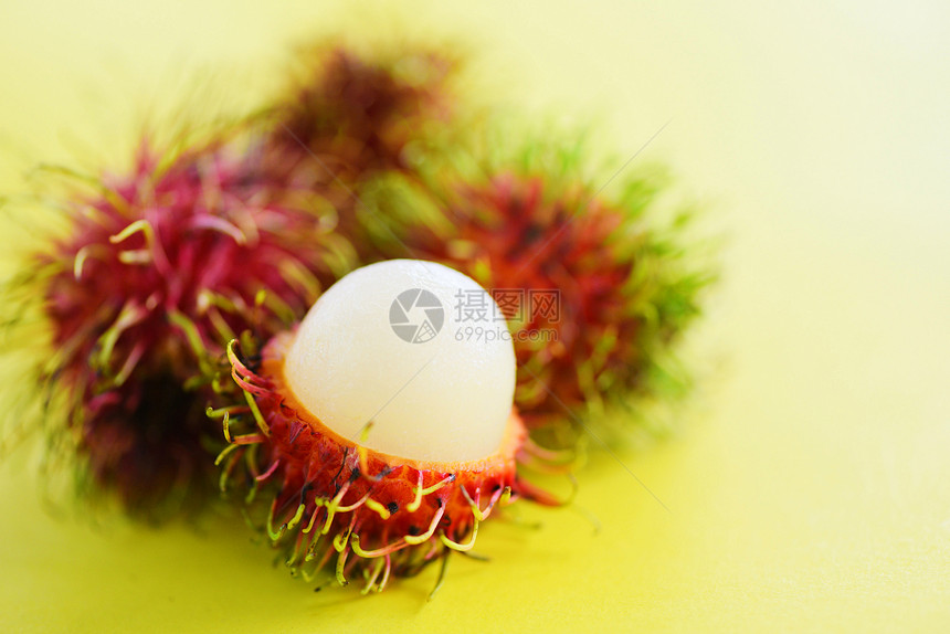 泰国花园新鲜的拉姆布丹夏季水果图片