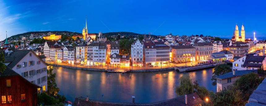 在瑞士最大城市苏黎世瑞士最大的城市苏黎世晚间对旧城和林马特河的空中观察图片