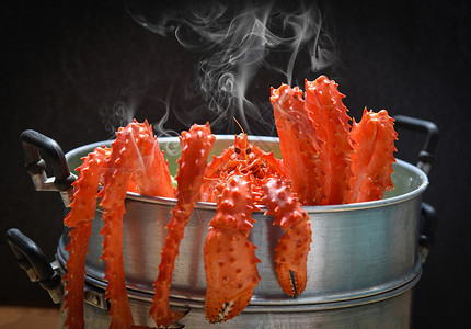 用蒸锅蒸螃蟹高清图片