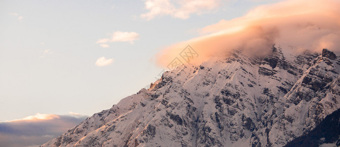 悬崖勒马奥地利阿尔卑斯山Alps背景