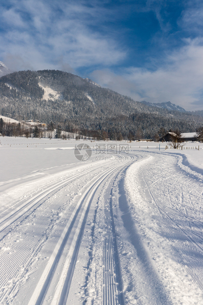 奥地利的跨国滑雪山坡美丽的地风景图片