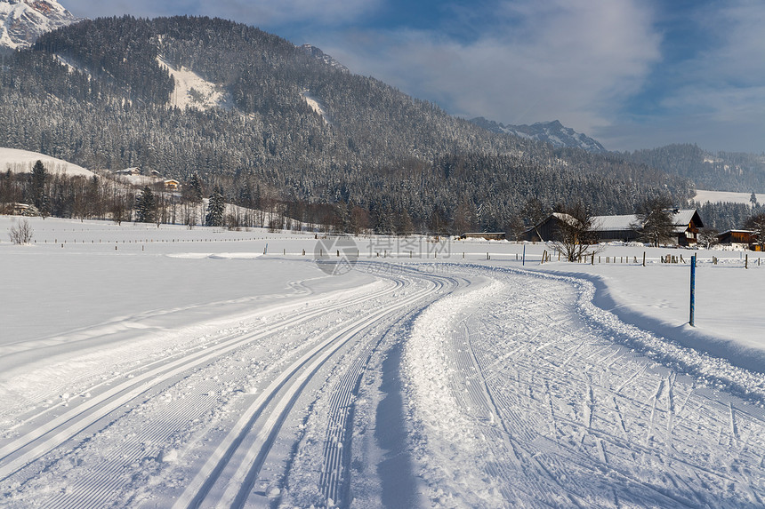 奥地利的跨国滑雪山坡美丽的地风景图片