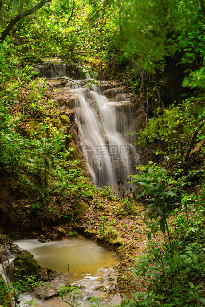 HuayMaeKhaminWaterfallwith树Kanchanaburi区自然景观在区位于泰国用度假旅行和游景点图片