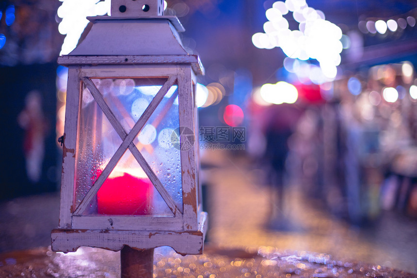 圣诞灯笼贴近在市场城的天赋图片