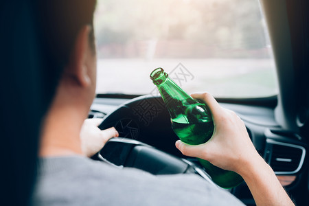 开车喝酒违反交通规则图片