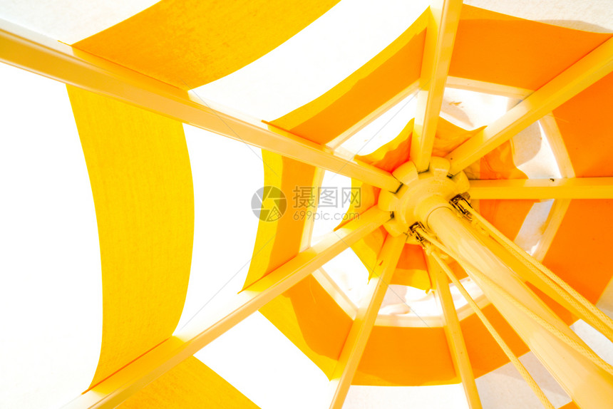 彩色黄伞背景图片