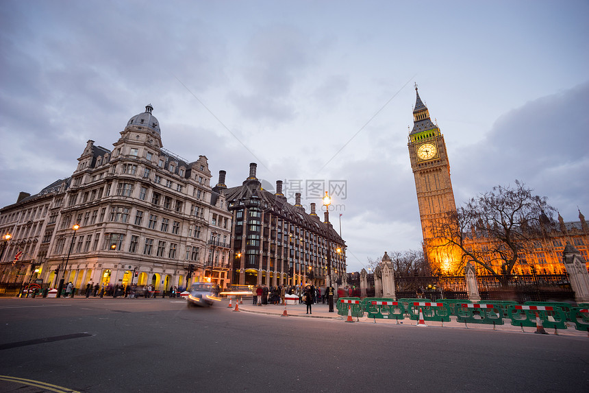 英国伦敦温斯顿丘吉尔爵士的雕像图片