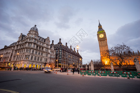 英国伦敦温斯顿丘吉尔爵士的雕像背景