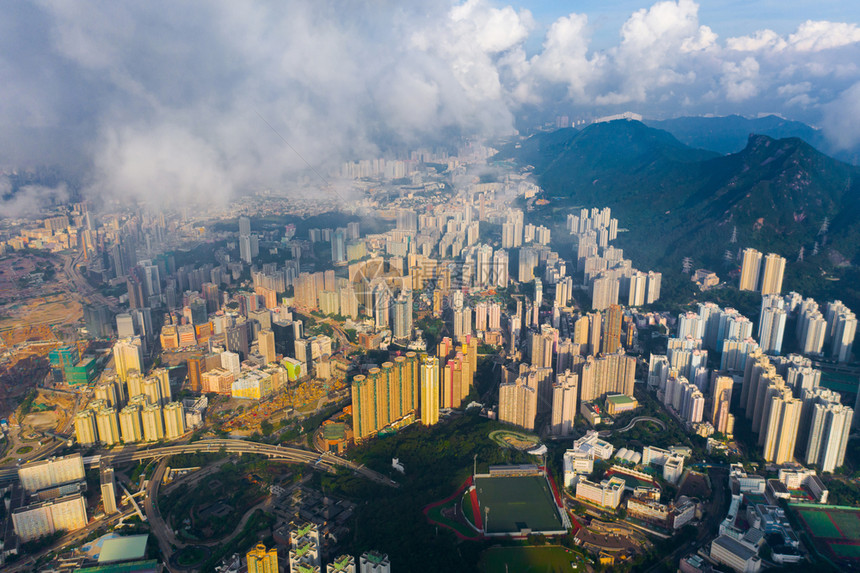 香港市中心国共和亚洲智能城市的金融区和商业中心天梯和高楼现代建筑日落天空有云层图片