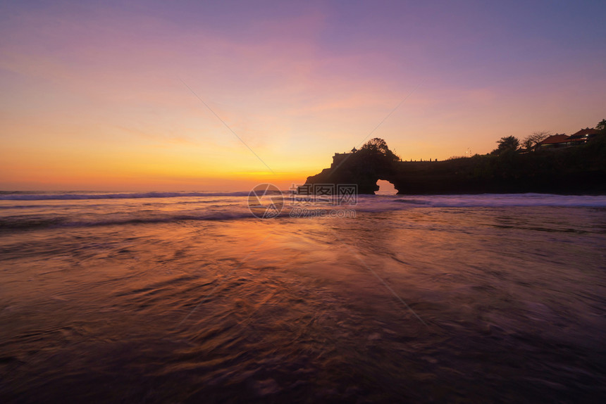 印度尼西亚旅行和假的自然景观背图片