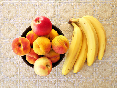盘子和香蕉桌上的水果设计要素图片