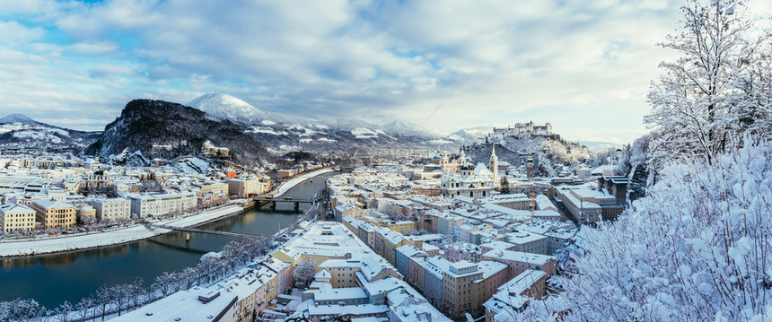 冬季萨尔茨堡全景雪历史中心阳光图片