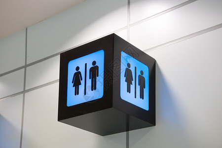 机场公用电话和厕所标志图片