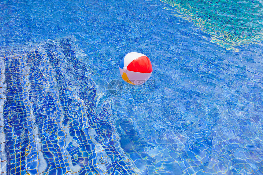 用于抽象和夏季概念的游泳池背景图片