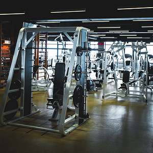 现代健身中心室图片